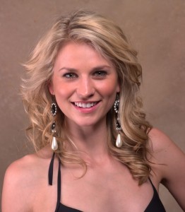 b0001304-studio-model Smiling model